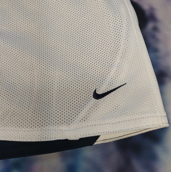 Nike Reversible Athletic Shorts 5" Inseam - Picture 5 of 9